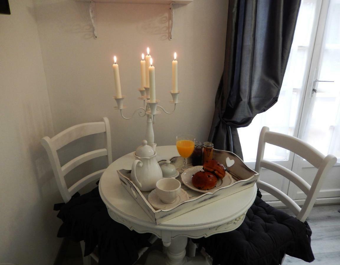 Bed and Breakfast La Cordonnerie de Réau Esterno foto