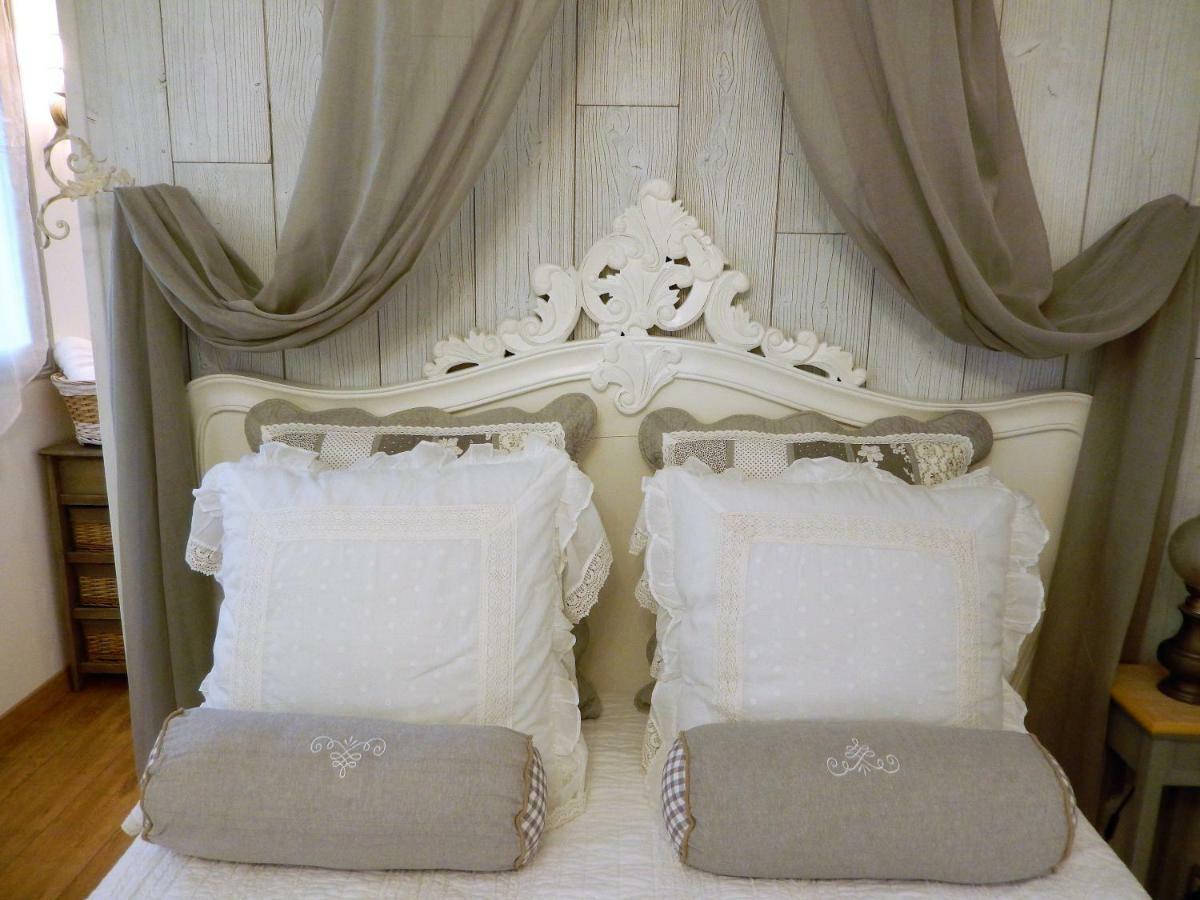 Bed and Breakfast La Cordonnerie de Réau Esterno foto